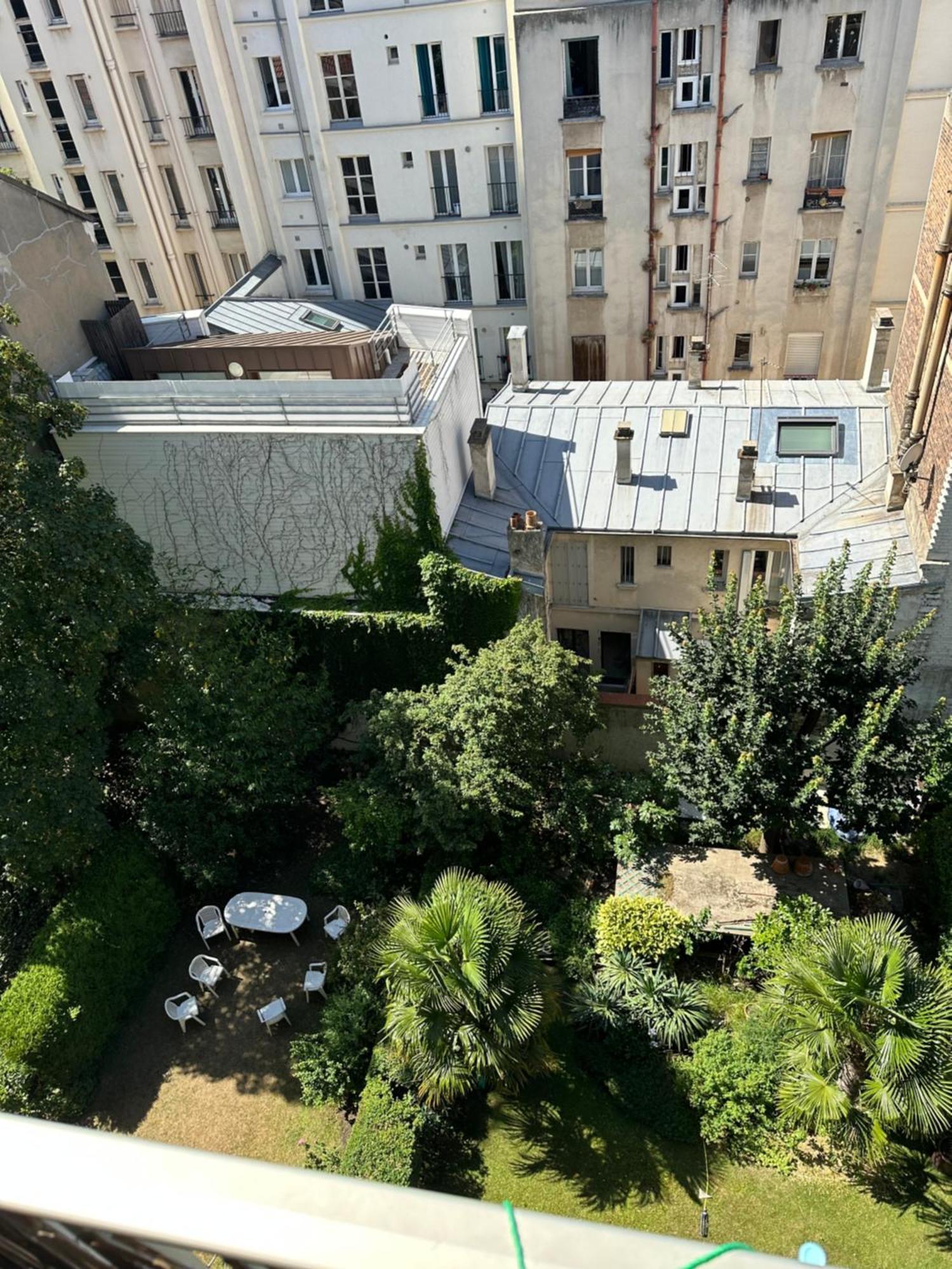 Piso En Metro Duplex Line 6 Paris